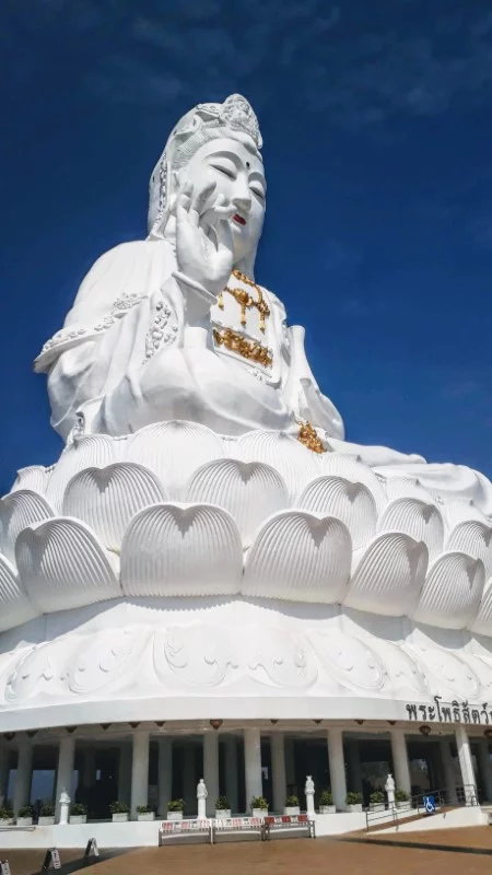 Wat Huay Pla Kang, Goddess of Mercy