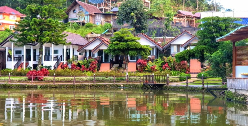 Phu Nam RakThai Resort (view from lake)