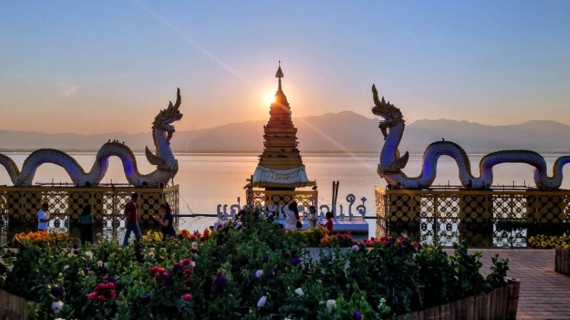 Naga Statues at Phayao Lake