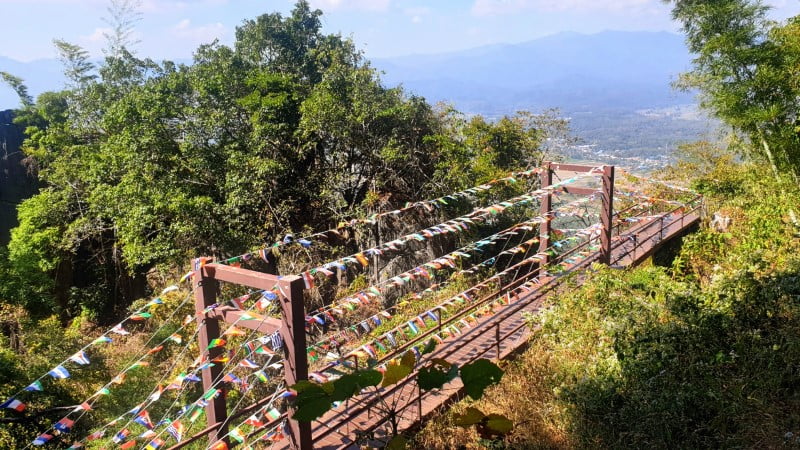 Bridge on ascent to Wat Chaloem Phra Kiat